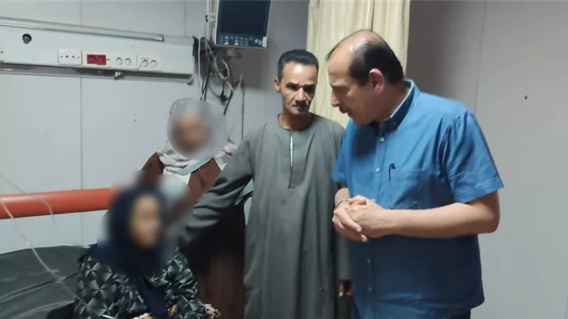 نائب وزير الصحة يتفقد مستشفى العياط المركزي ويوجه بإحالة الإدارة للتحقيق