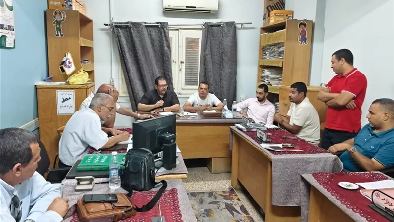 صحة سوهاج تناقش خطة تكثيف الرقابة على المنشآت وضمان سلامة الغذاء 