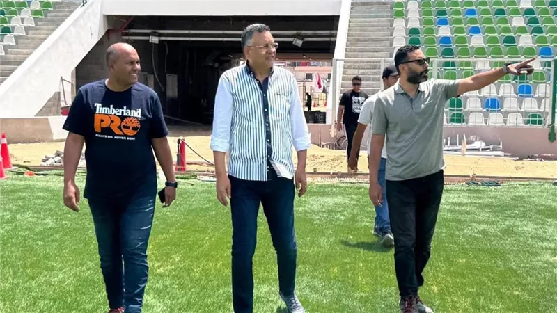 الحسيني أبو قمر يتفقد استاد المصري الجديد ويشيد بتقدم الأعمال وسير التنفيذ