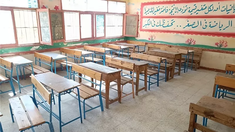 5187 طالبا يؤدون امتحانات الثانوية العامة داخل 256 لجنة فرعية بالسويس