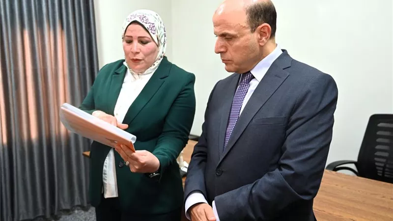 محافظ الغربية يتفقد خدمات المواطنين ببسيون ويشدد على سرعة الإنجاز