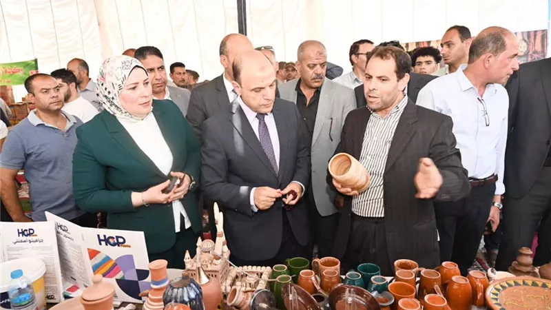 محافظ الغربية يتابع أكبر سوق لليوم الواحد ببسيون وسط توافد المواطنين