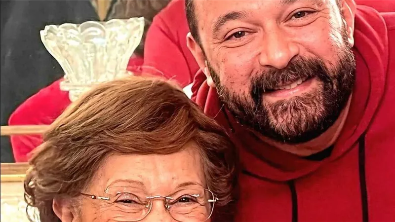 عمرو الدجوي: انتظرت رؤية جدتي «نوال» لساعات في النيابة لكنها لم تحضر 