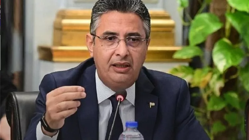 وزير التموين: هناك مواطنون لديهم سيارات بمليون ونصف ويمتلكون بطاقات تموين