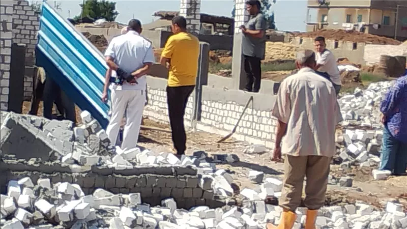 محافظ الدقهلية يتابع إزالة تعديات بناء مخالف بمركز المنصورة