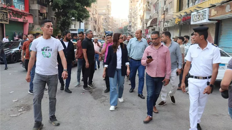 الجيزة تواصل مواجهة الإشغالات..حملة موسعة لإعادة الانضباط بشارع ضياء بالطالبية