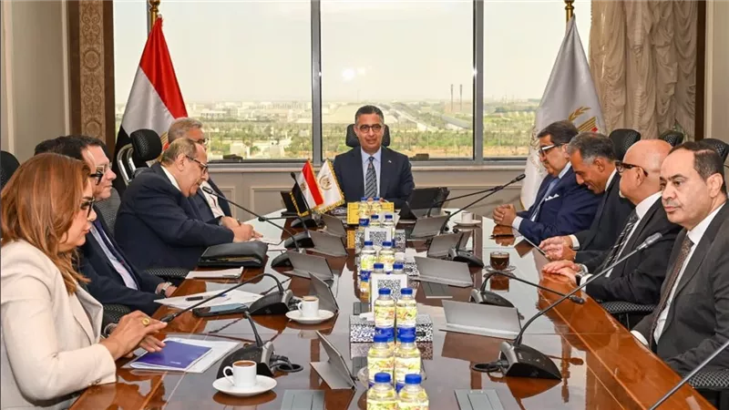 وزير التموين يبحث مع شركة إي فاينانس التعاون في تنفيذ مشروع كاري أون