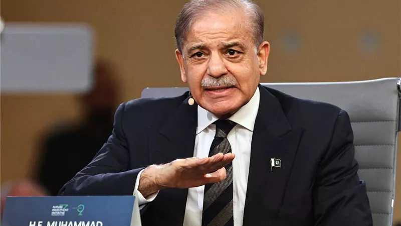 رئيس وزراء باكستان يعلن نجاح الاجتماع الأول للجنة رفيعة المستوى