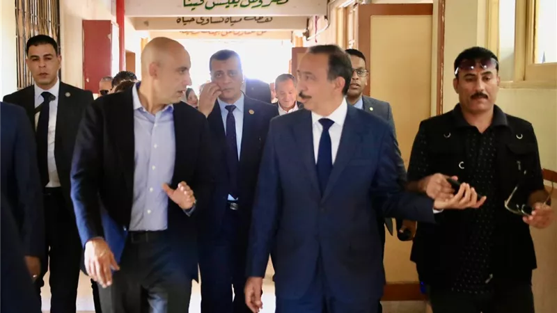 وزير التعليم ومحافظ سوهاج يتفقدان مدرسة الروافع بعد واقعة شغب وإتلاف الأثاث 