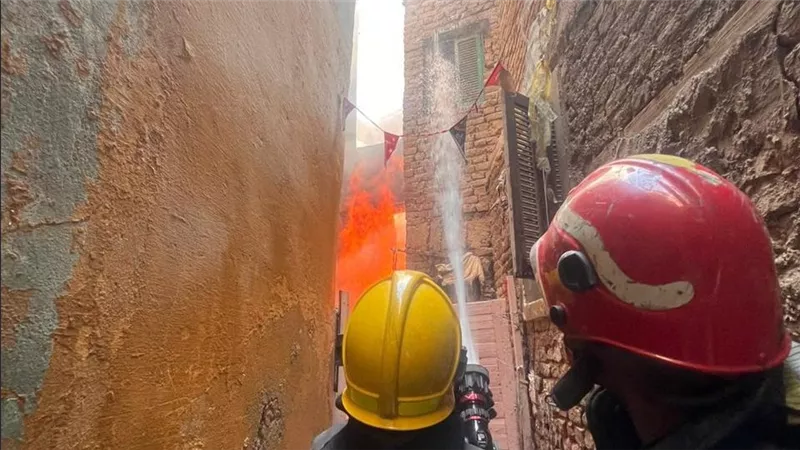 السيطرة على حريق بمنزل من طابقين بقرية الزملوطى بالفيوم 