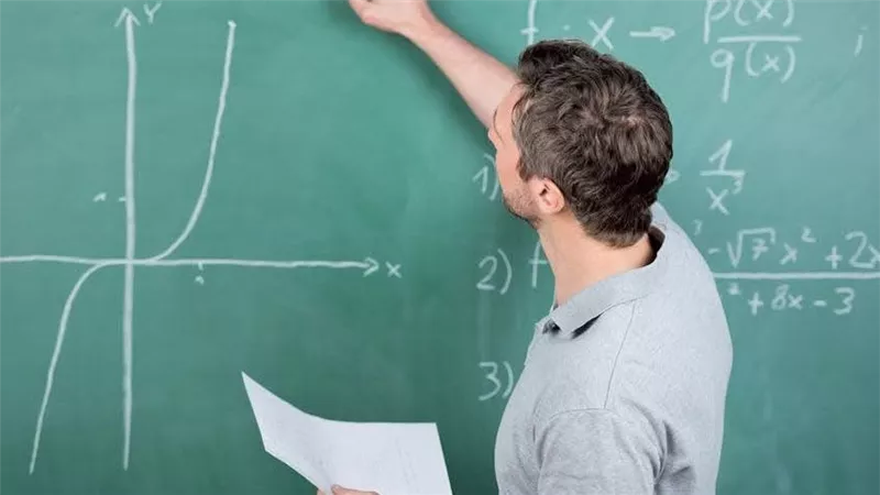 عالم أزهري: الاستثمار في الأستاذ الجامعي ضمان لمستقبل الدولة