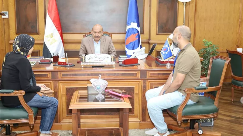 محافظ السويس يستجيب لشكوى أسرة طفلة مريضة ويوجه بتوفير الرعاية الصحية العاجلة