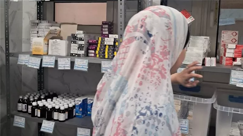 فريق الصيدلة بفرع هيئة الرعاية الصحية بالسويس يتابع انتظام العمل بوحدة المحروس