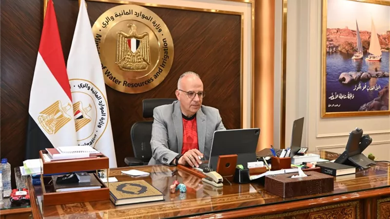 تحلية مياه الصرف الزراعي بالطاقة المتجددة.. تعاون مرتقب بين الري وكوكاكولا