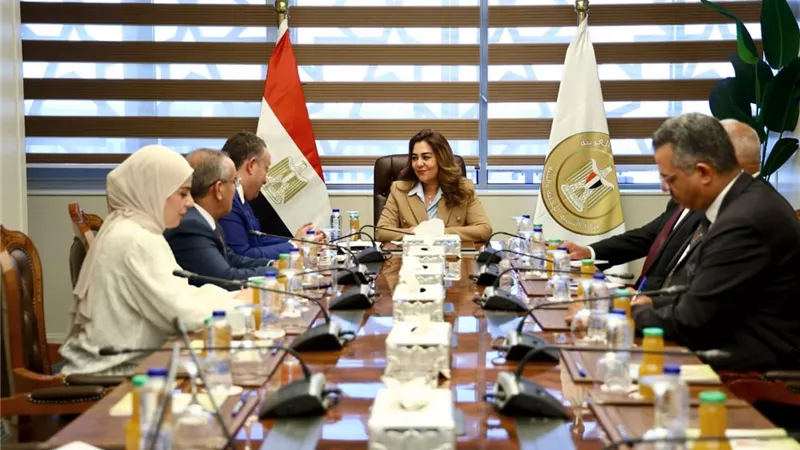 التنمية المحلية تبحث مع نقابة المهندسين منظومة التصالح وتراخيص البناء