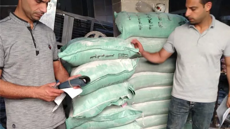 ضبط مخبز للتصرف في 26 شيكارة دقيق وتحرير 12 مخالفة تموينية بالبحيرة