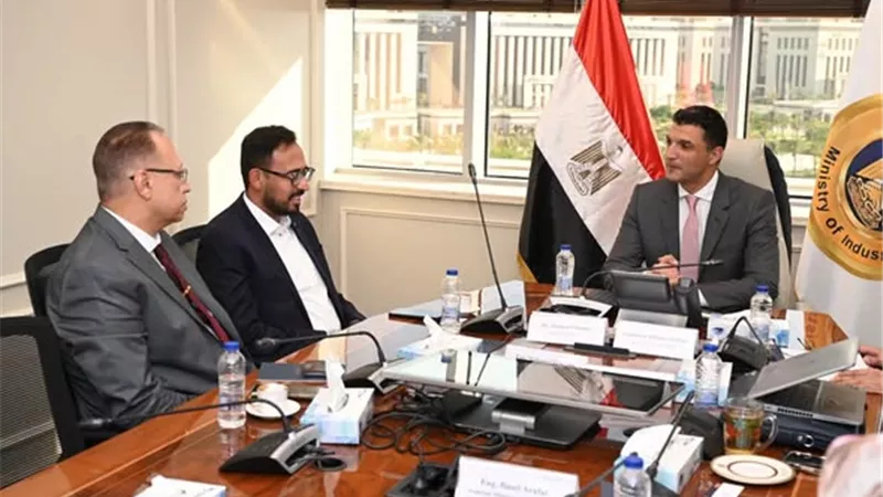 وزير الصناعة يبحث مع «جوتن» الخطط التوسعية وتعميق التصنيع المحلي