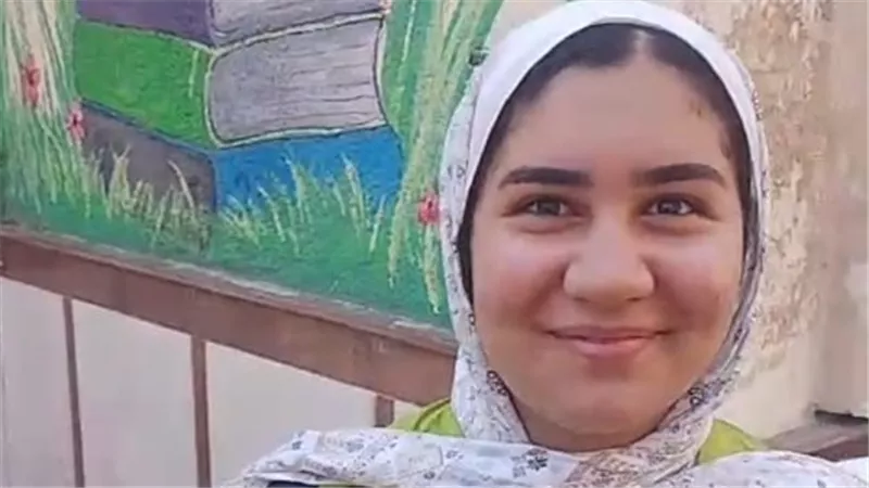 سهل ونطمح لدخول الهندسة.. طالبات ثانوي دمياط يكشفن انطباعاتهن بعد امتحان اليوم