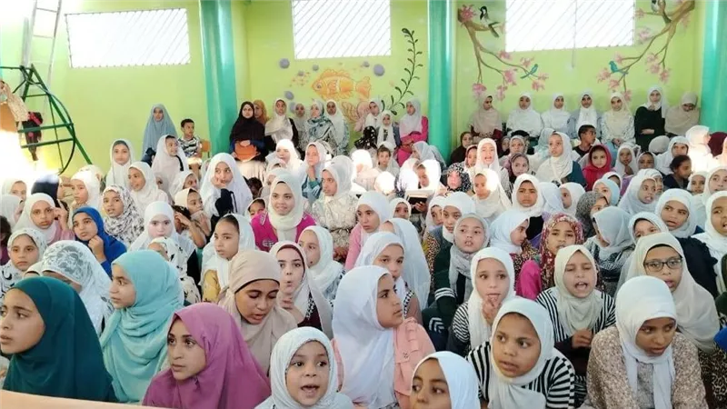 الأزهر يواصل توزيع المصاحف على كتاتيب أسيوط دعماً للأنشطة القرآنية الصيفية