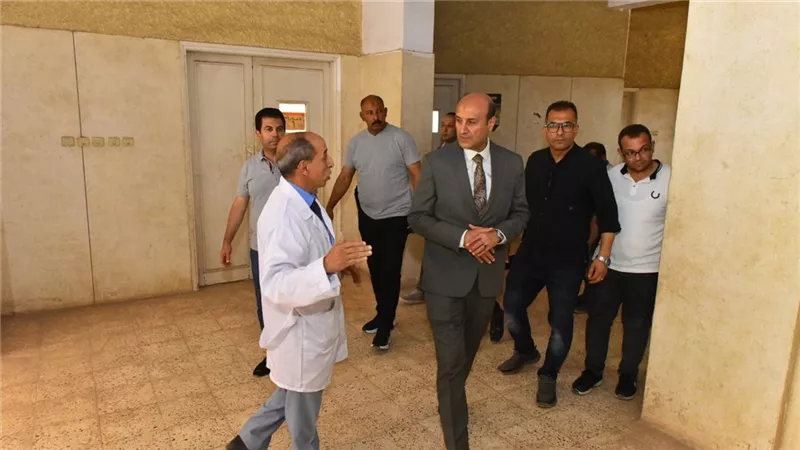 محافظ أسيوط يتفقد مركزي التحصين البيطري وتدريب الأطباء البيطريين 