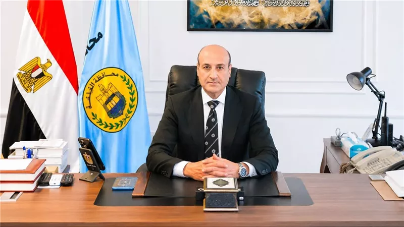 محافظ أسيوط يوجه بتشغيل العبارة النهرية بجوار كوبري الحواتكة بمنفلوط مجانًا 