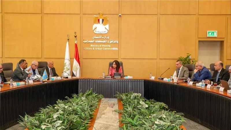 وزيرة الإسكان تتابع تنفيذ أكثر من 45 ألف وحدة سكنية بالمدن الجديدة