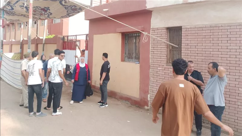 استمرار انتشار الفرق الطبية لتأمين 173 لجنة بالدقهلية