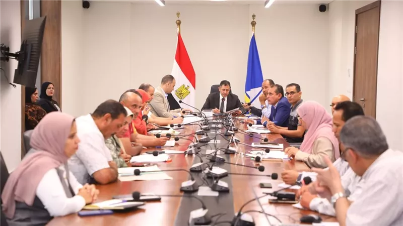 محافظ دمياط يتابع ملف تقنين أراضي الدولة التابعة للإصلاح الزراعي وتسريع إجراءا