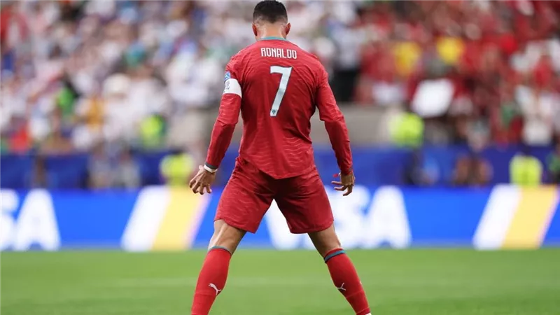 رونالدو يسجل هدف منتخب البرتغال الأول في شباك أوزبكستان (فيديو)
