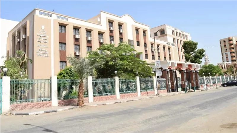 نجاح استئصال ورم نادر بالبنكرياس يزن أكثر من 15 كيلوجراما بمستشفيات جامعة سوهاج