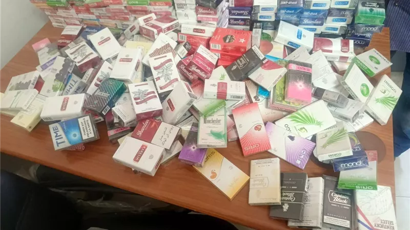 ضبط 699 علبة سجائر مهربة و289 كجم أغذية ولحوم ودواجن غير صالحة بالغربية