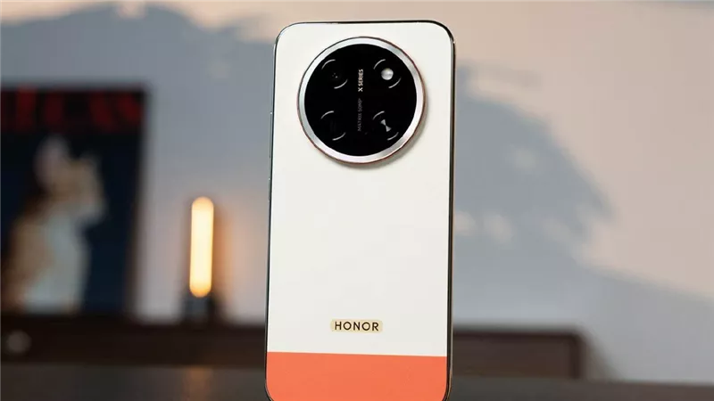 بطارية عملاقة وشحن فائق السرعة.. Honor تكشف عن هاتفها الجديد