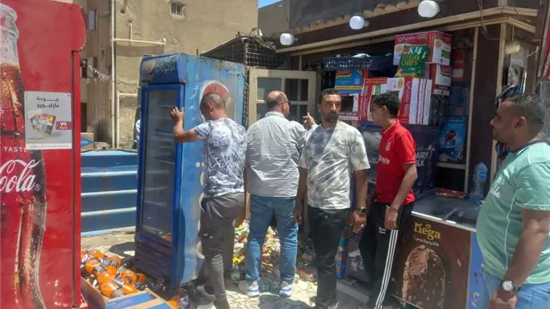 حملة مكبرة لرفع الإشغالات وإعادة الانضباط بمنطقة المثلث بحي الأربعين بالسويس 