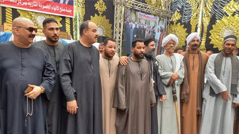 إنهاء خصومة ثأرية بين عائلتين في قرية أبو مناع بحري بدشنا بقنا
