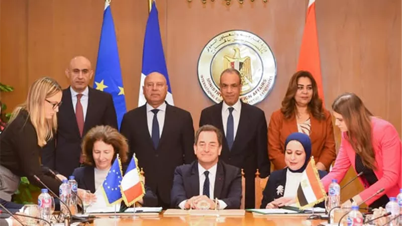 مصر وفرنسا توقعان 8 اتفاقيات جديدة لدعم الصحة والتعليم والصناعة الخضراء