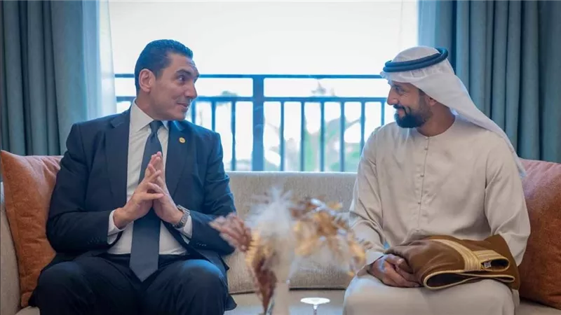 وزير الرياضة يبحث مع نظيره الإماراتي تعزيز التعاون في قضايا تمكين الشباب