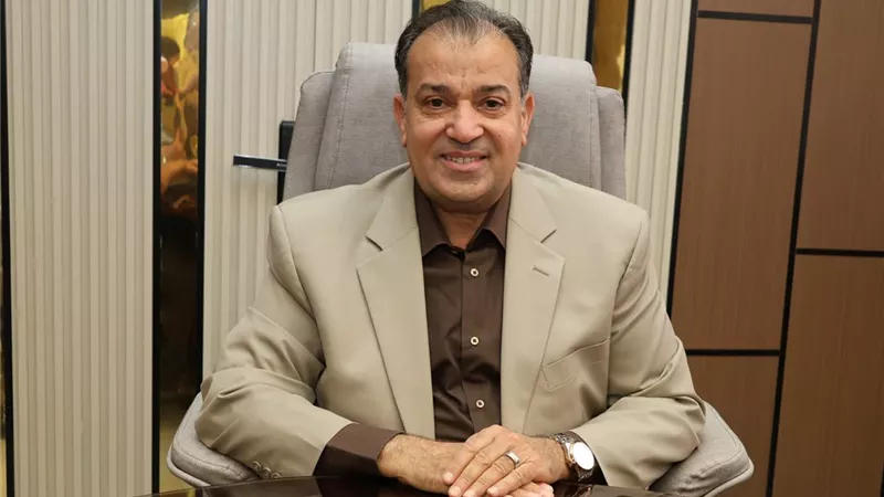 رئيس جامعة قنا يناقش تفعيل منظومة البطاقات التعريفية للعاملين 