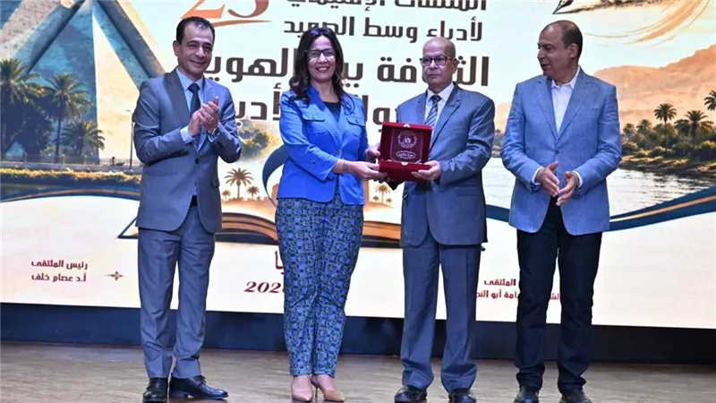 جيهان زكي: العدالة الثقافية تبدأ من القرى والنجوع والاستماع للمبدعين 