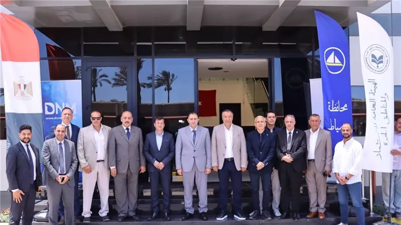 محافظ دمياط يتفقد الشركة التركية DNM بالمنطقة الحرة ويشيد بالتوسعات