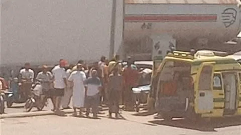  إصابة شخص في تصادم سيارة ملاكي وأخرى نقل أمام منطقة الصباح بالسويس 