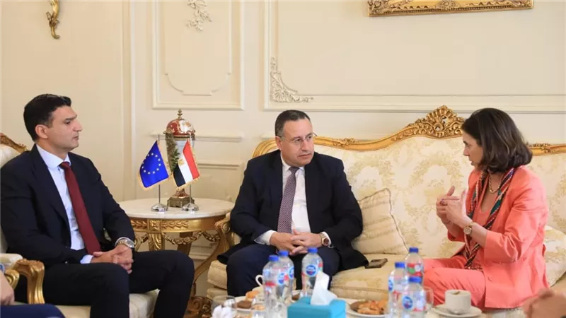 وزير التعليم العالي : نعمل على تحويل المعرفة  إلى حلول تطبيقية تخدم المجتمع 