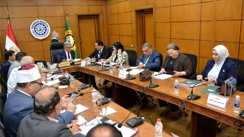 محافظ الدقهلية يلتقى بأعضاء مجلسي النواب والشيوخ لتحقيق مطالب المواطنين 