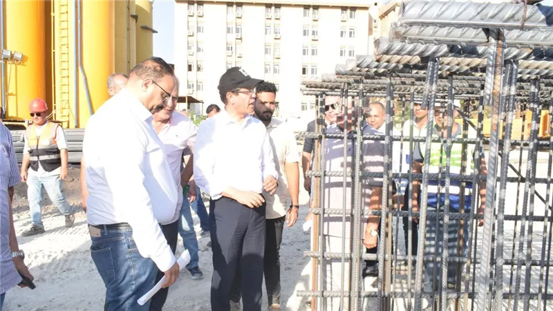 رئيس جامعة بنها يتابع معدلات التنفيذ بالمستشفى الجامعي الجديد