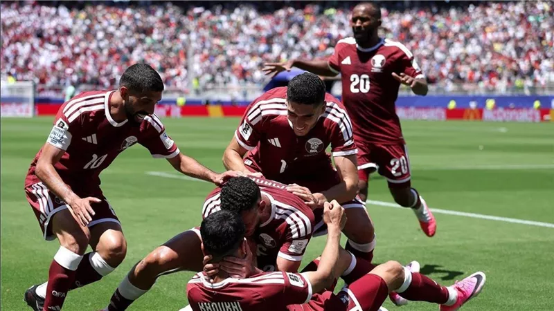 قطر والبوسنة والهرسك.. التشكيل الرسمي لموقعة حسم الصعود في كأس العالم
