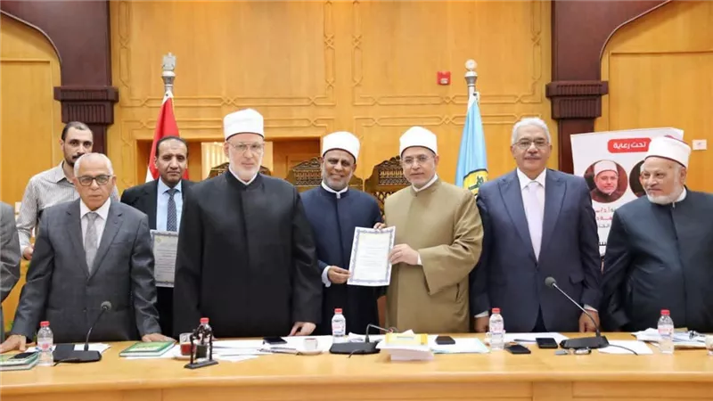 جامعة الأزهر تكرم الشرقاوي وفريق التطوير الرقمي لتطوير الاختبارات الإلكترونية