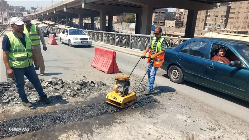 محافظ الجيزة يتابع أعمال صيانة ورفع كفاءة ورصف كوبري أرض اللواء