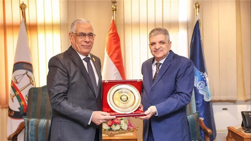 النائب العام يزور نيابة استئناف الإسماعيلية ويؤكد أهمية تطوير بيئة العمل القضا