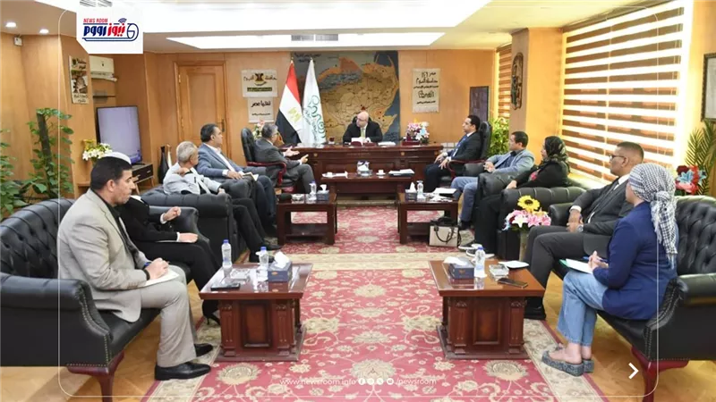 محافظ الفيوم يناقش مع أعضاء مجلسي النواب والشيوخ مشكلات الري والكهرباء والتأمين الصحي