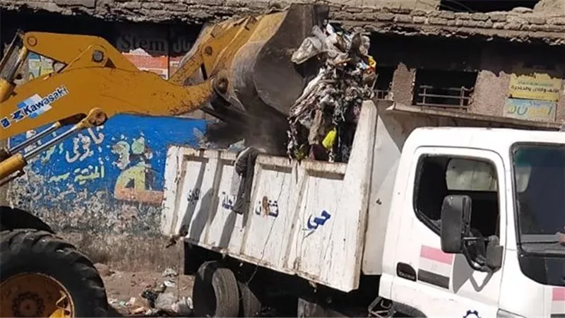 رفع 200 طن قمامة.. حي ثانٍ المحلة يواصل حملاته للقضاء على التراكمات التاريخية