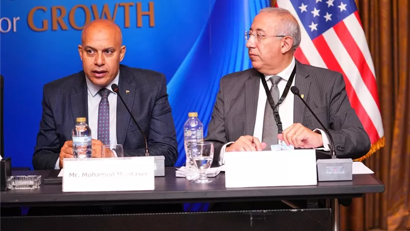 وزير العمل في ندوة التجارة الأمريكية: فلسفة القانون تقوم على تشجيع الاستثمار